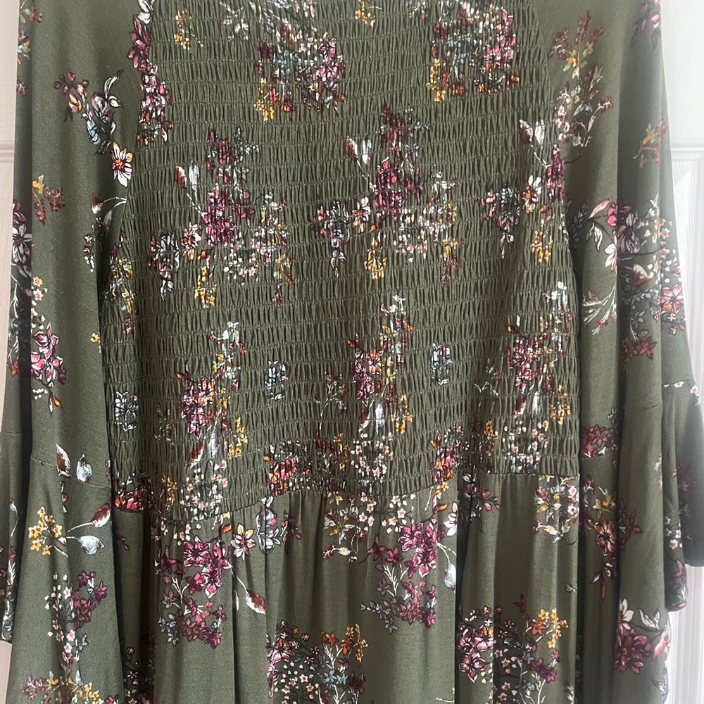 Ruched Top - Picture 7 of 9